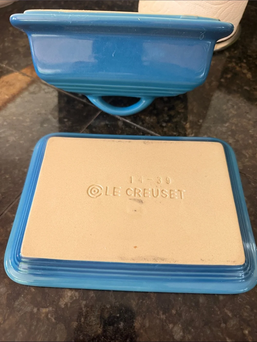 Bundle Le creuset butter dish blue and 2 grey egg cups